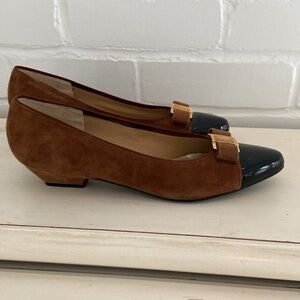 Elegant Brown and Black Women's Flats